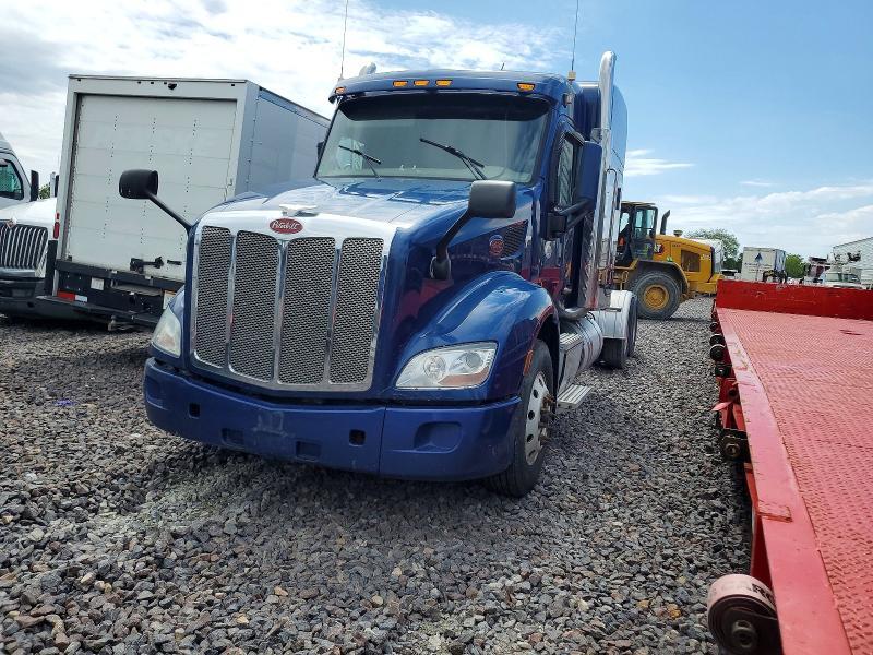 2019 Peterbilt 579 Semi Truck