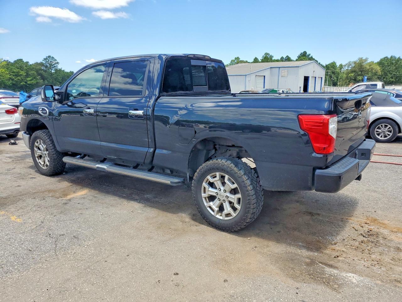 2018 Nissan Titan XD SV