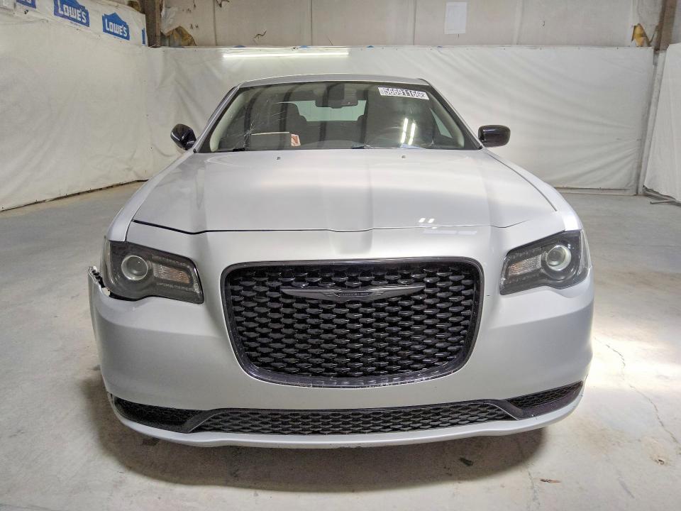 2021 Chrysler 300 Touring