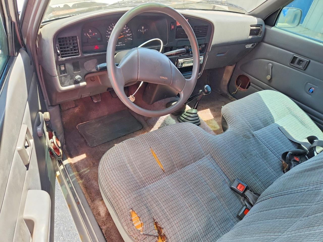 1990 Toyota Pickup Deluxe