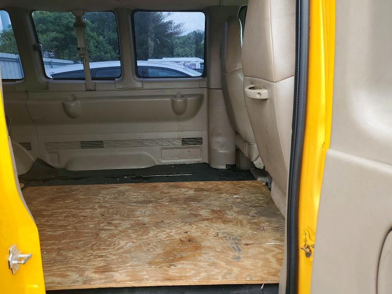 2004 GMC Savana G2500