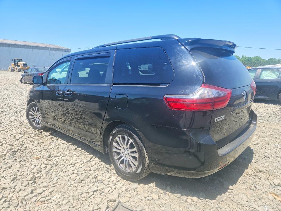 2020 Toyota Sienna xle 8-passenger