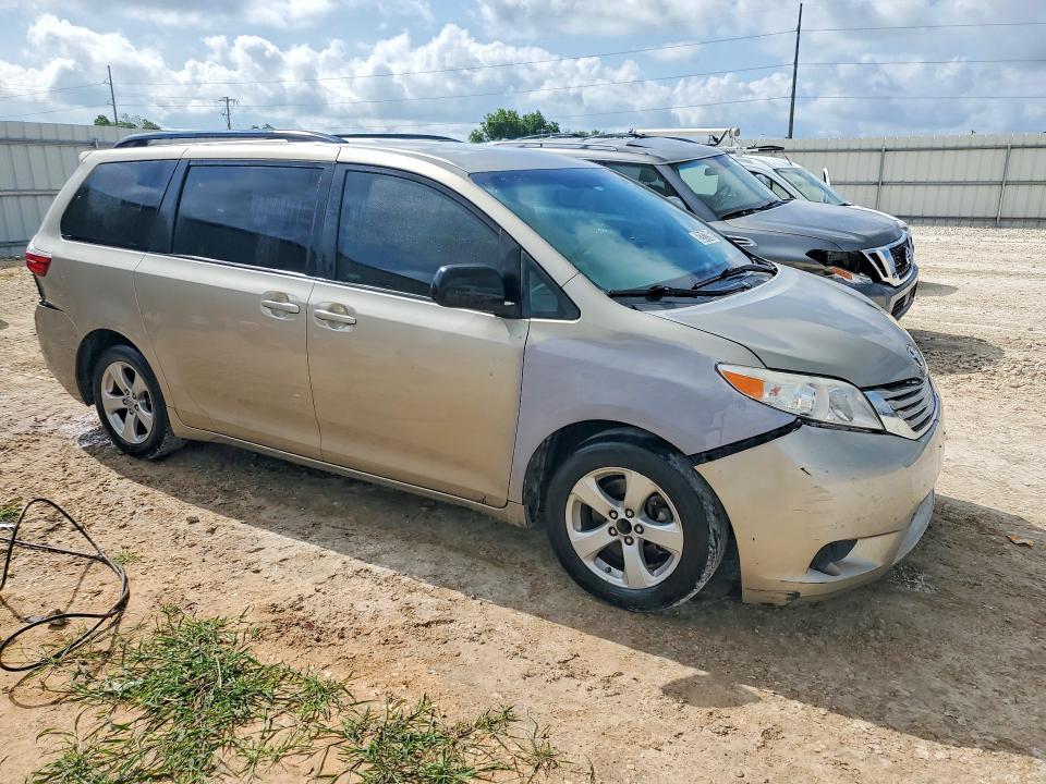 2017 Toyota Sienna le
