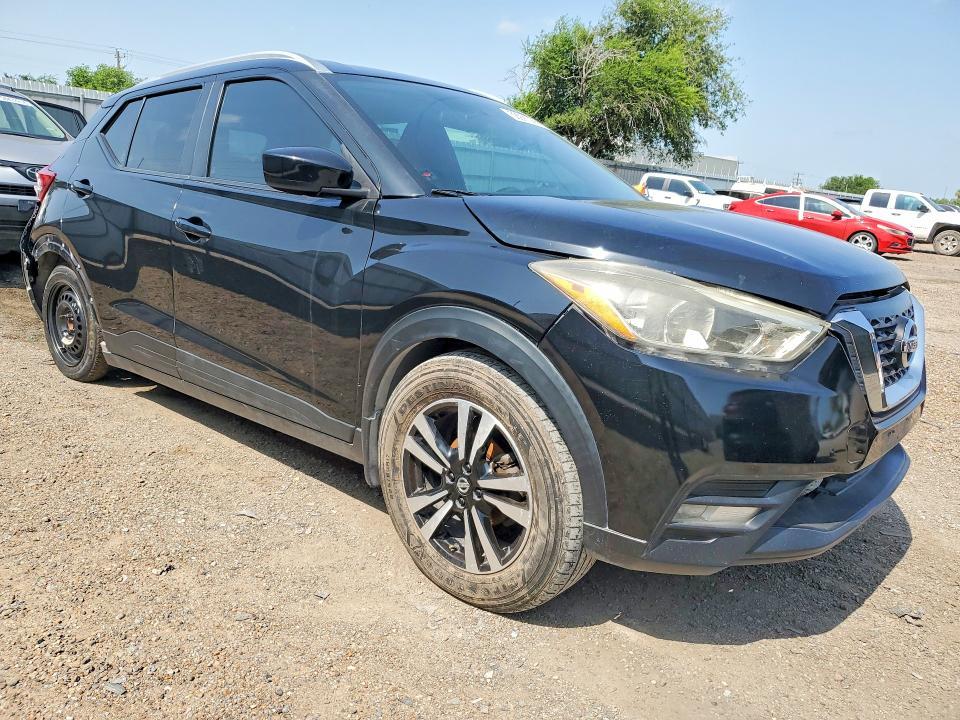 2018 Nissan Kicks sv