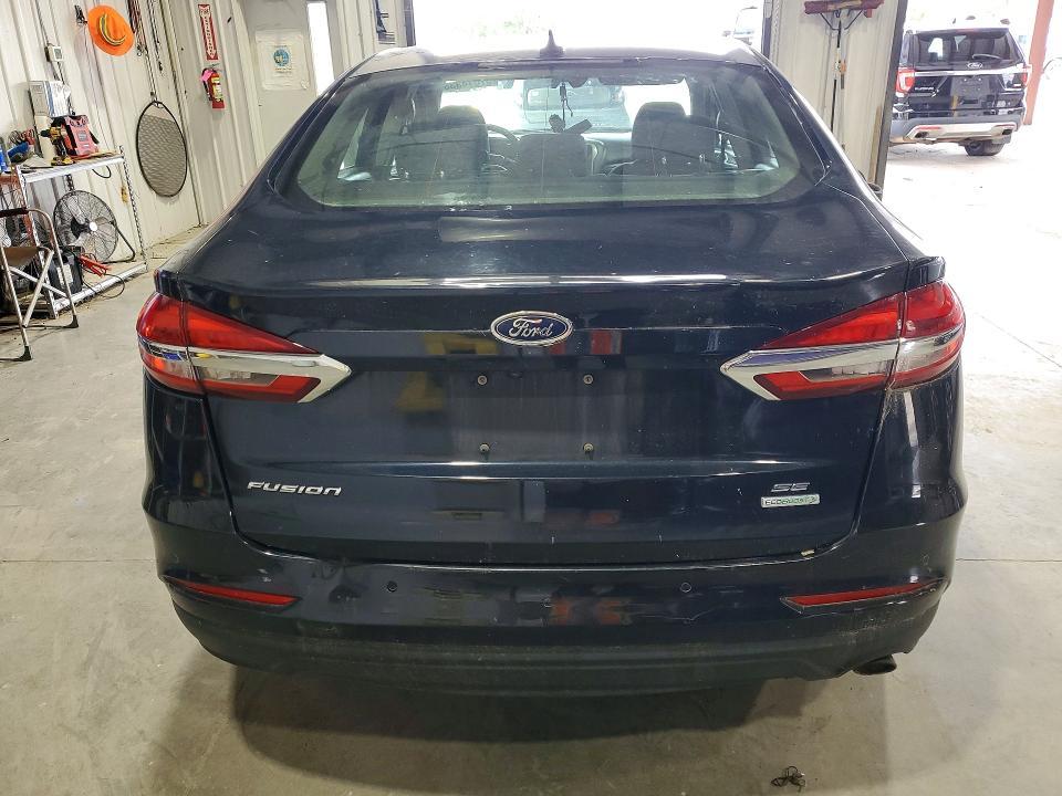 2020 Ford Fusion se