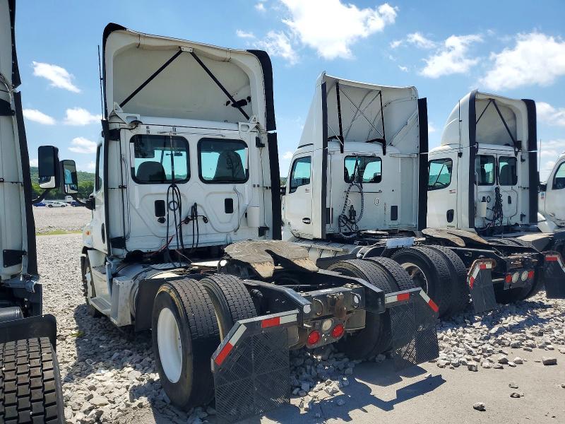 2016 Freightliner Cascadia 113 Semi Truck