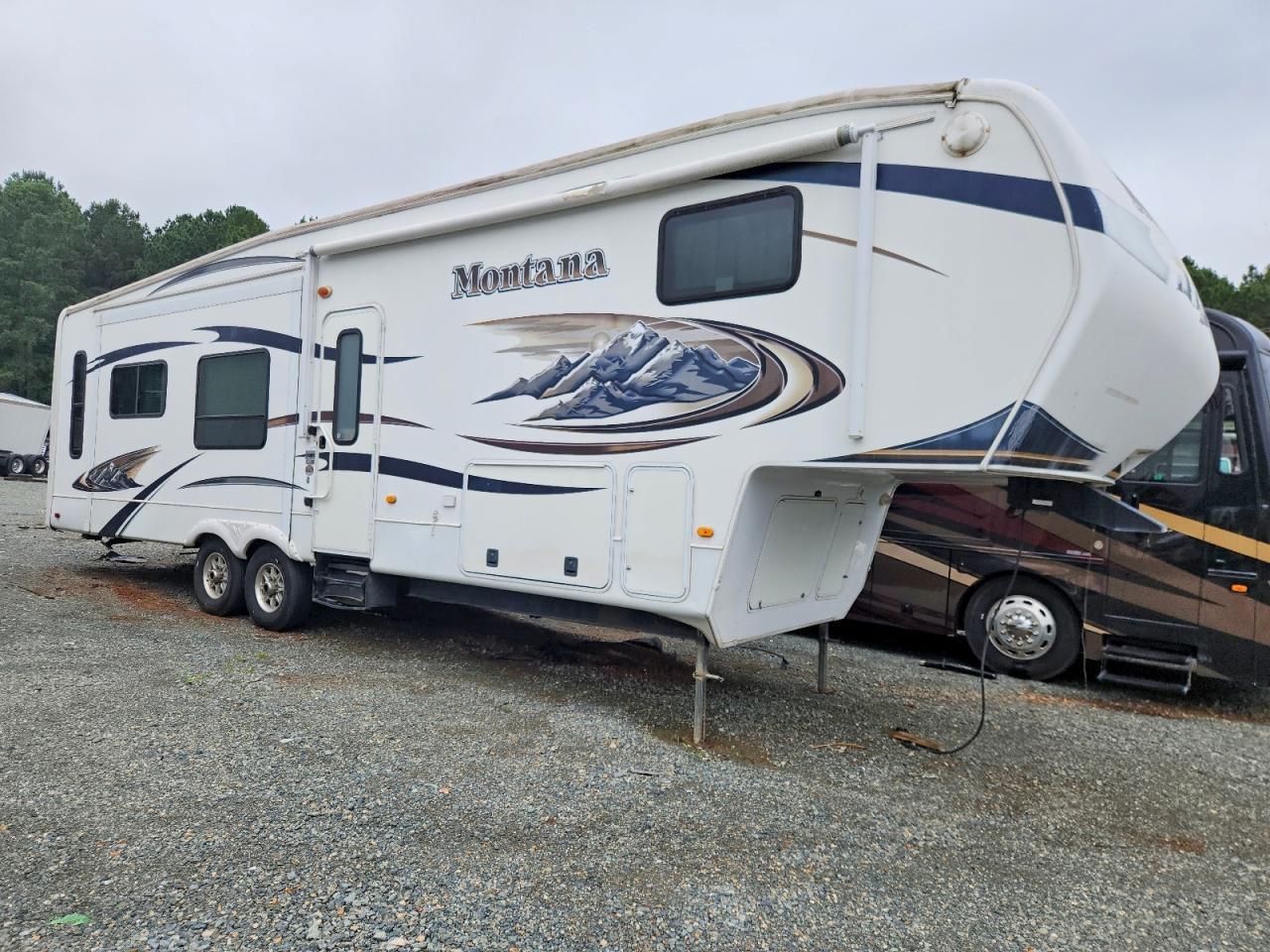 2011 Keystone Tone Montana Camper