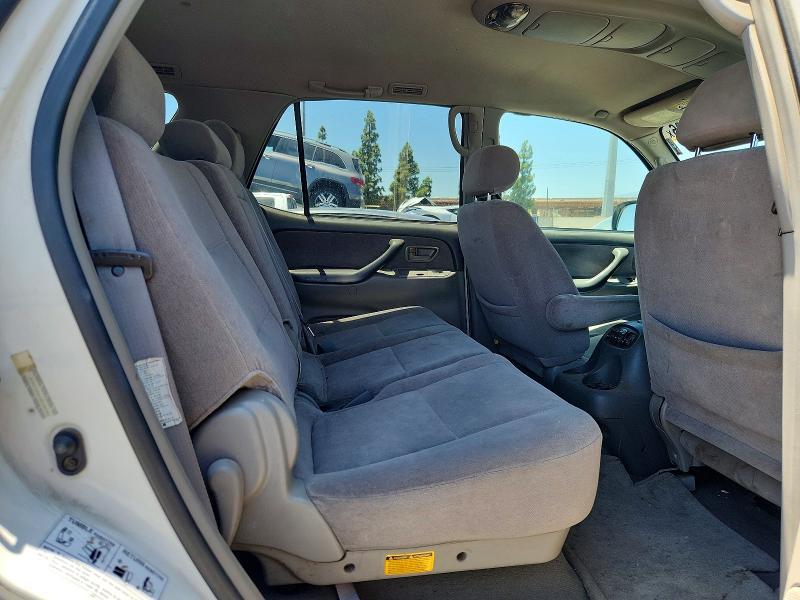 2003 Toyota Sequoia SR5