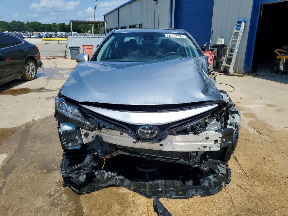 2024 Toyota Camry le
