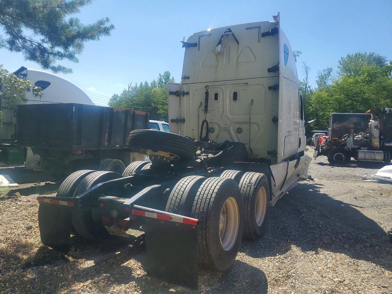 2019 Freightliner Cascadia 1-Semi Truck