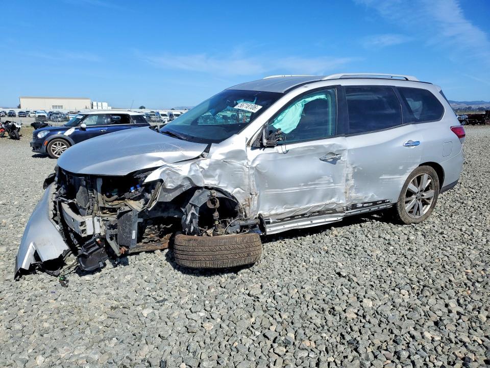 2013 Nissan Pathfinder s