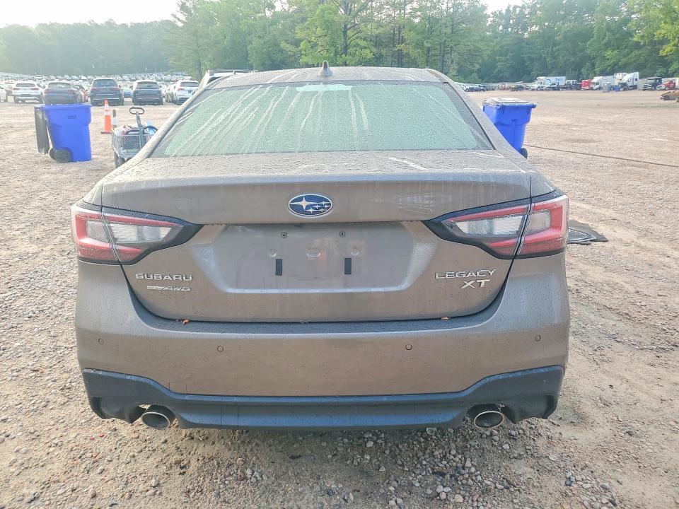 2022 Subaru Legacy Limited xt
