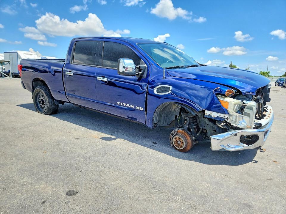 2017 Nissan Titan XD SL