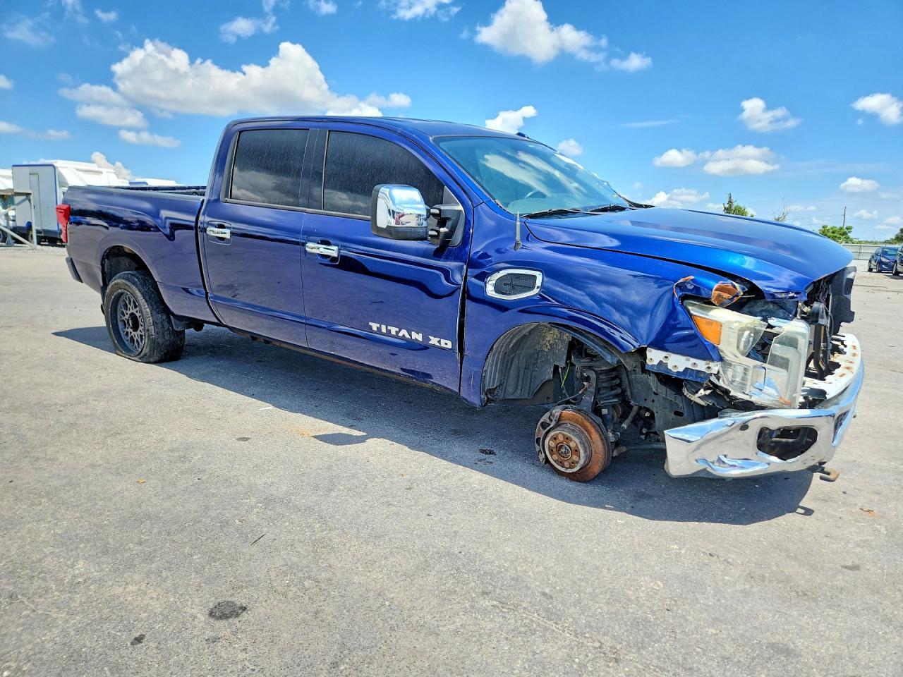 2017 Nissan Titan XD SL
