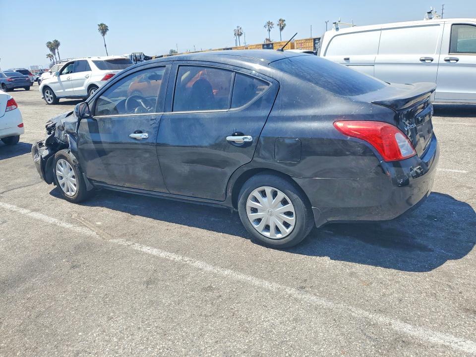 2014 Niss Versa