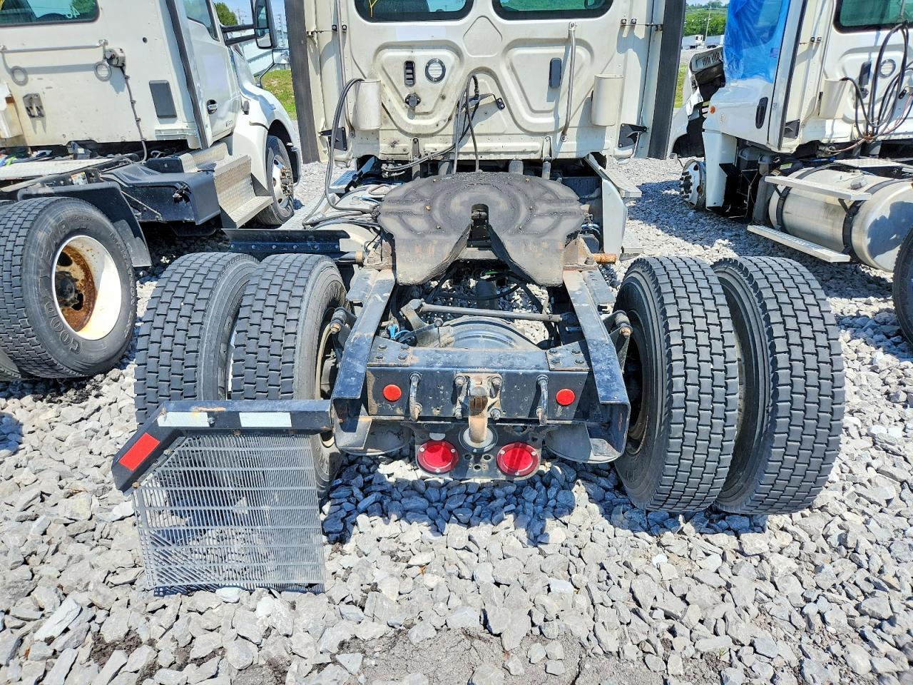 2019 Freightliner Cascadia 125 Semi Truck