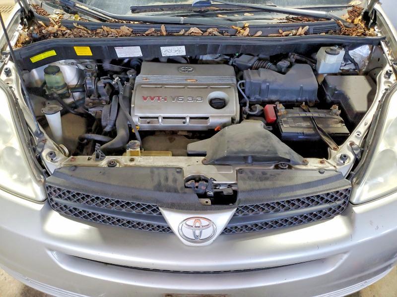 2005 Toyota Sienna le 7 Passenger