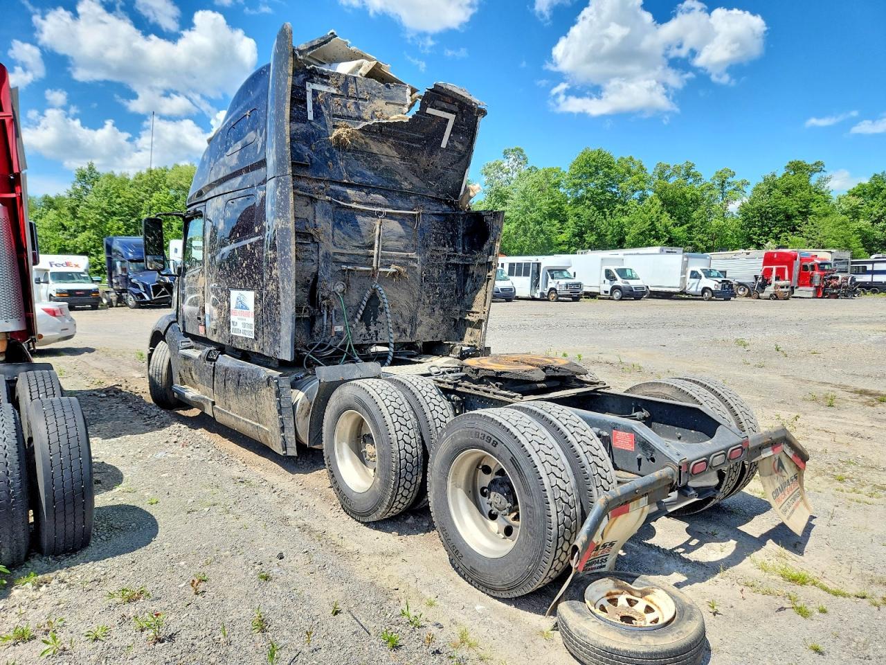 2022 Volvo VNL Semi Truck