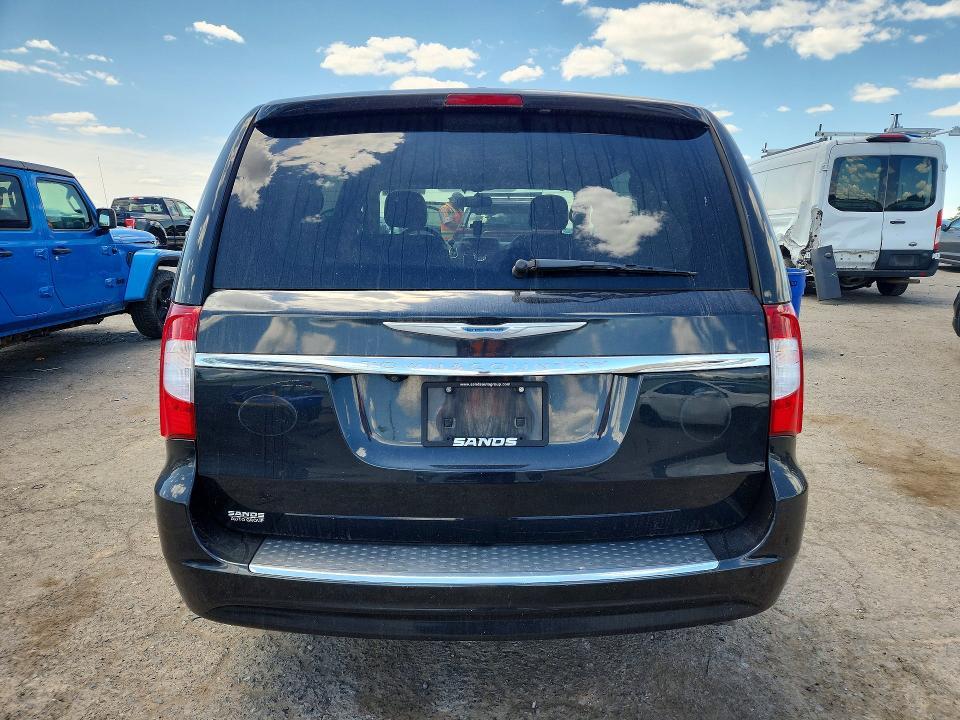 2016 Chrysler Town & Country Touring
