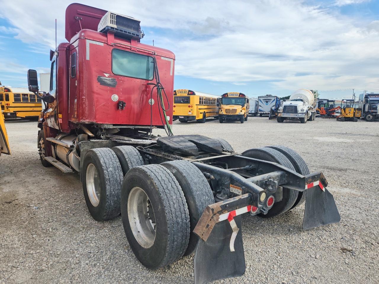2014 Freightliner Cascadia Semi Truck