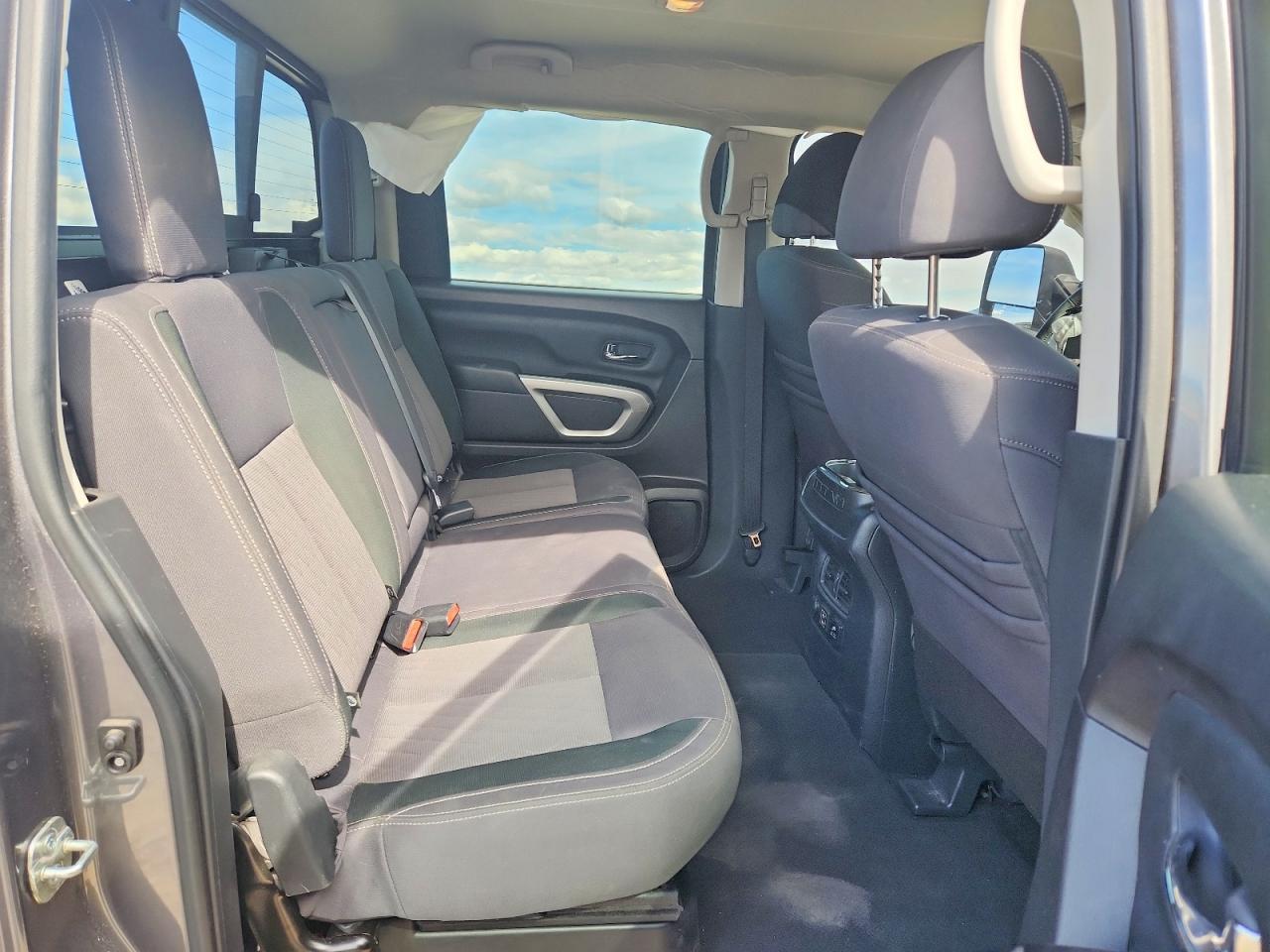 2020 Nissan Titan SV
