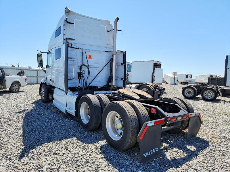 2021 Volvo VNL Semi Truck