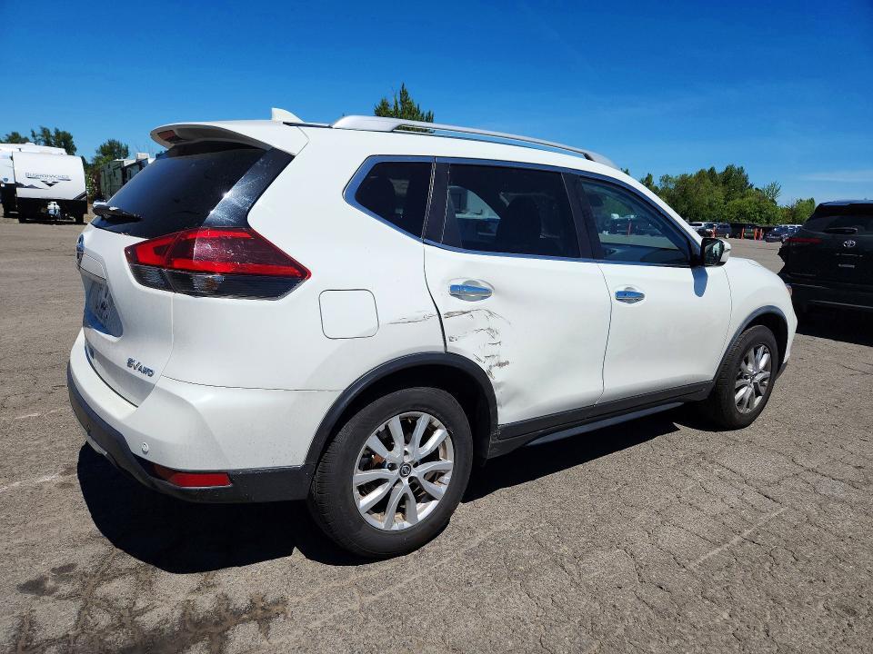 2020 Nissan Rogue sv