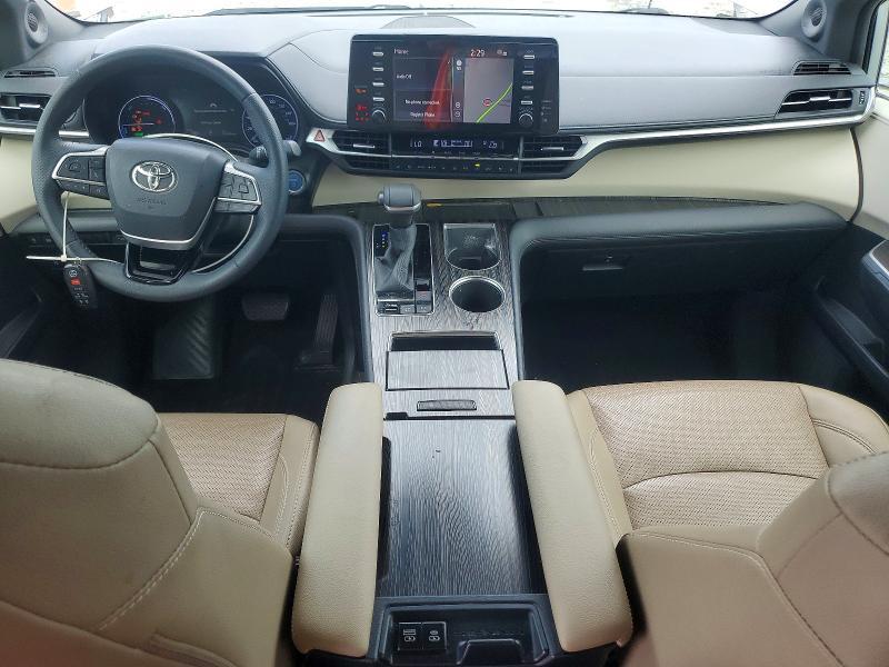 2021 Toyota Sienna Limited 7-passenger