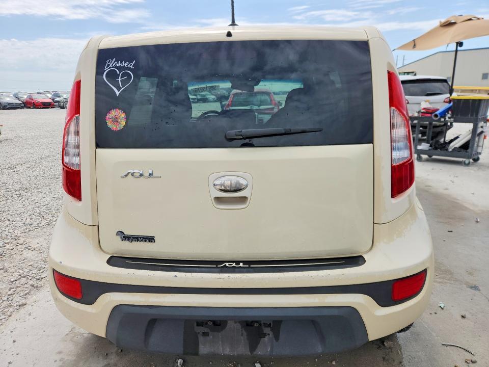 2013 KIA Soul +