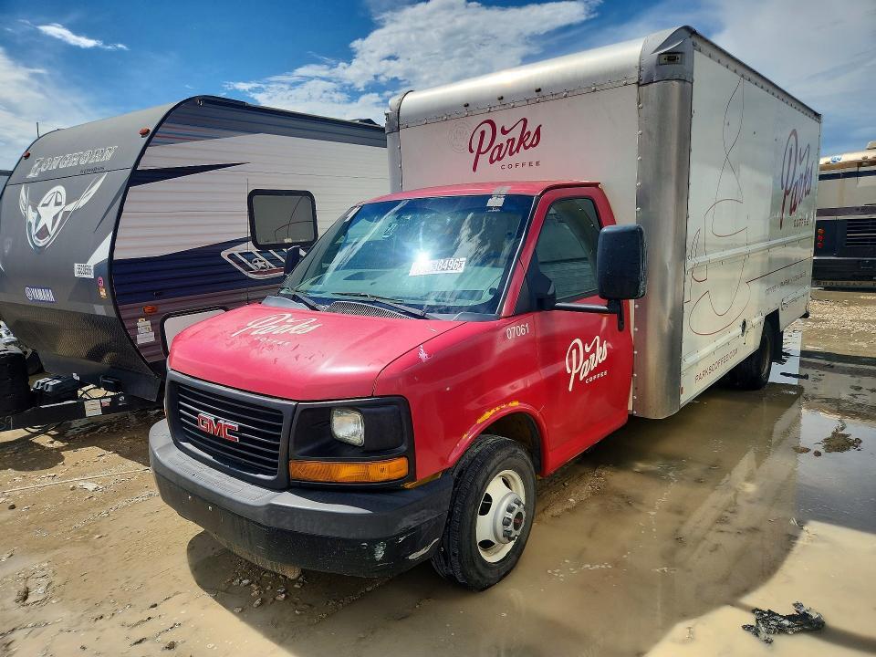2014 GMC Savana box Truck