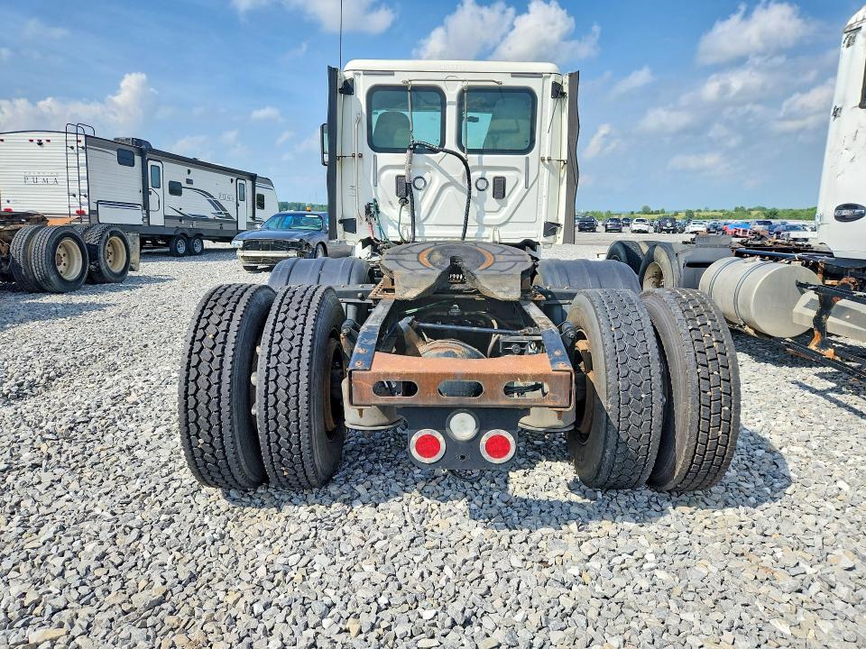 2017 Freightliner Cascadia 1-Semi Truck