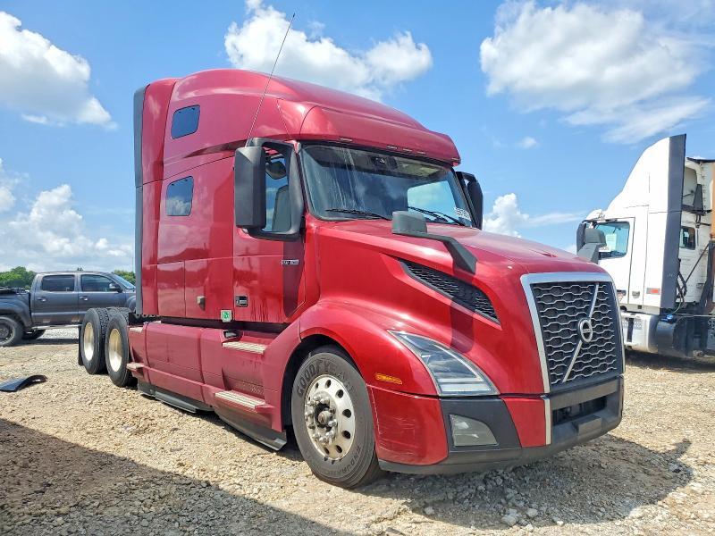 2020 Volvo VNL Semi Truck