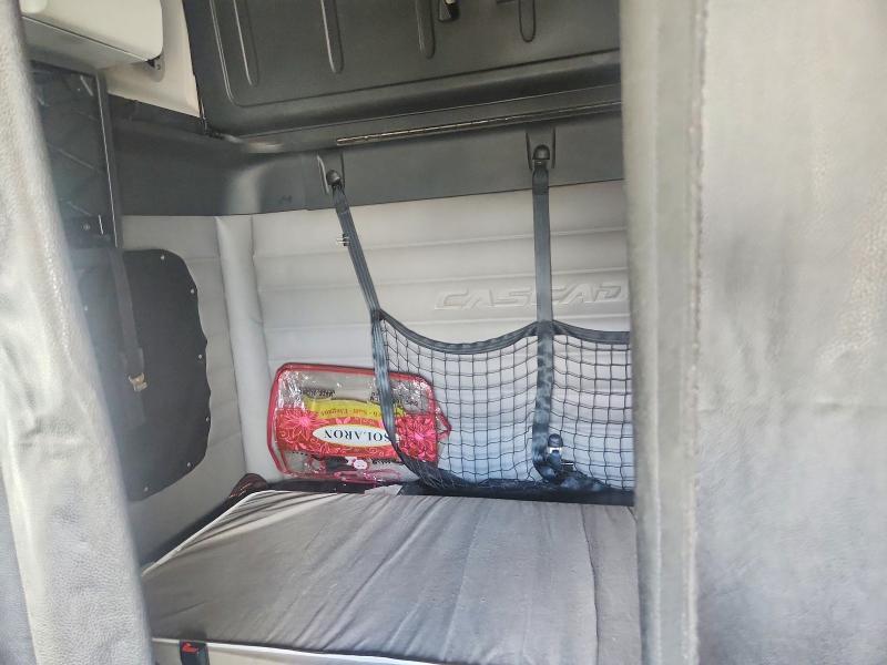 2019 Freightliner Cascadia 126 Semi Truck