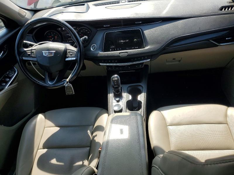 2022 Cadillac XT4 Premium Luxury