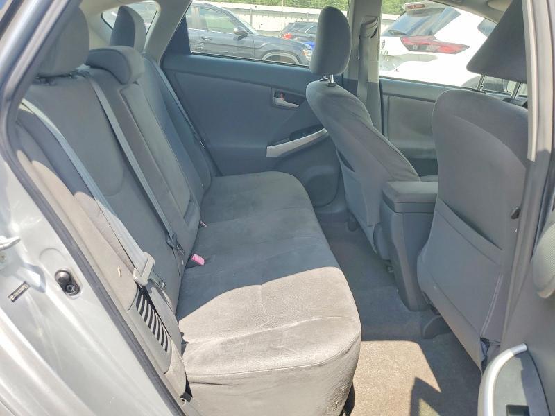 2010 Toyota Prius iii