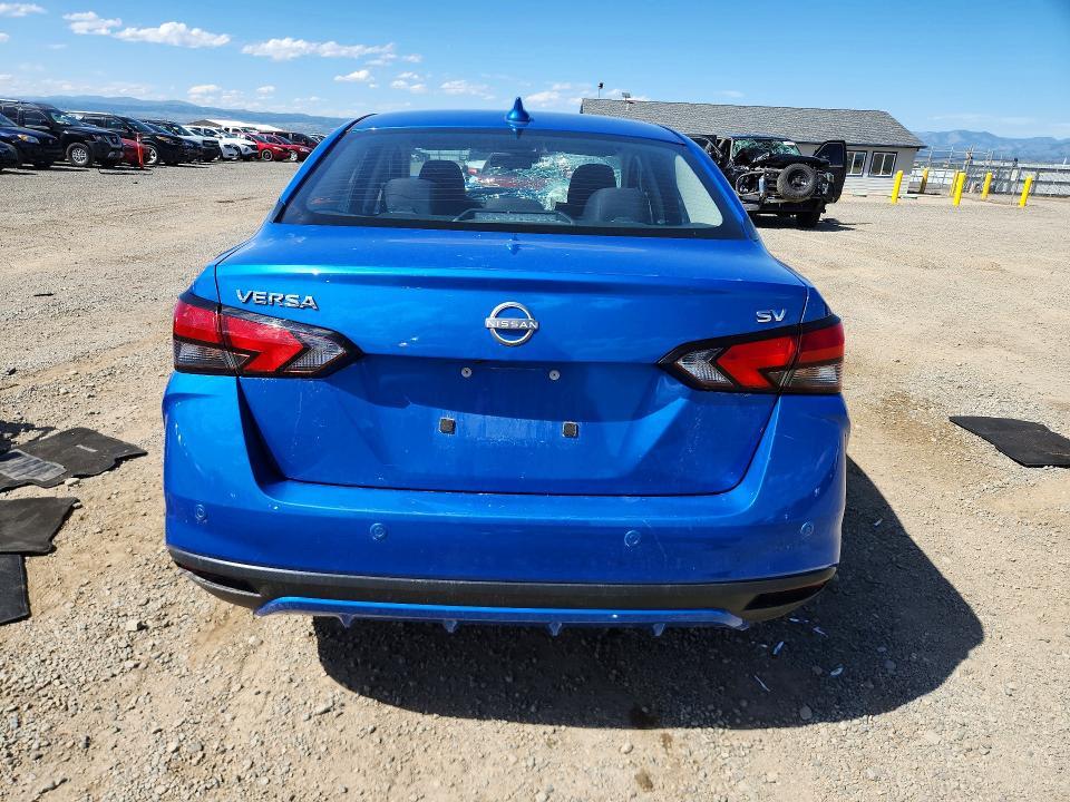 2023 Nissan Versa sv
