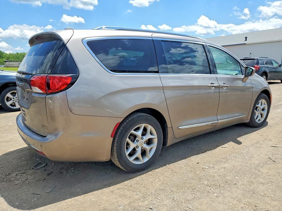 2017 Chrysler Pacifica Touring l Plus