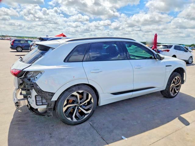 2024 Audi Q8 E-tron Premium Plus