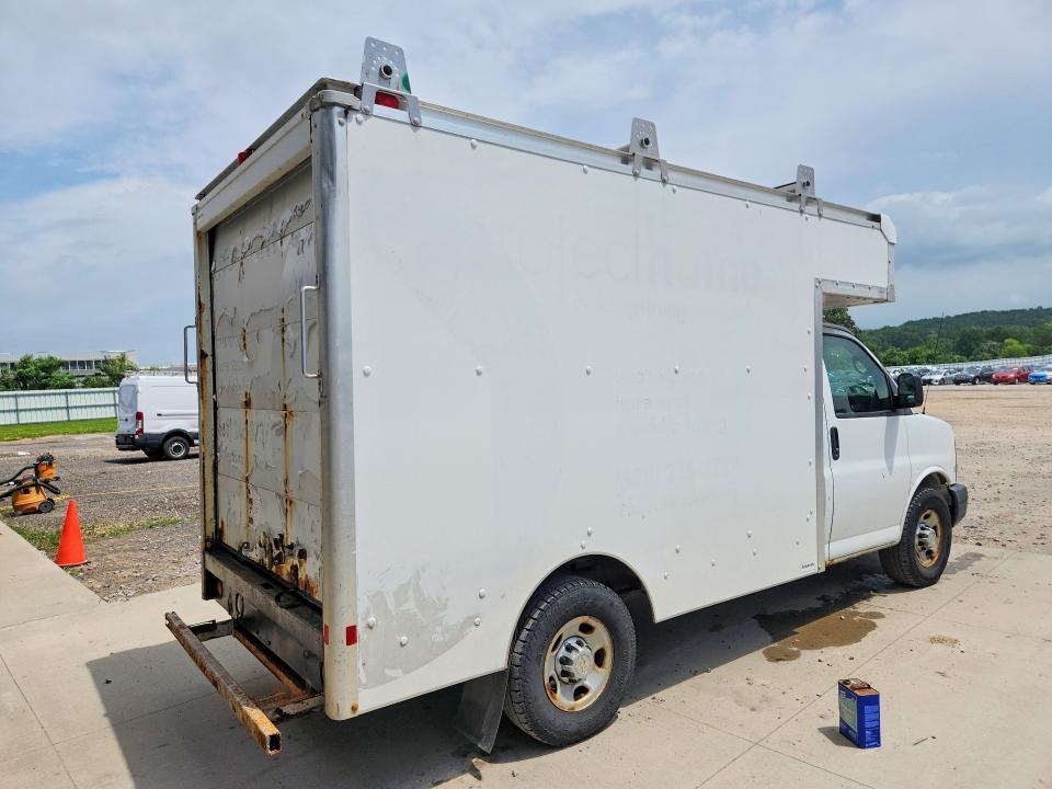 2009 Chevrolet Express BOX Truck