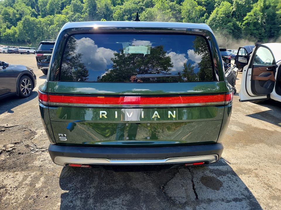 2026 Rivian R1S Adventure