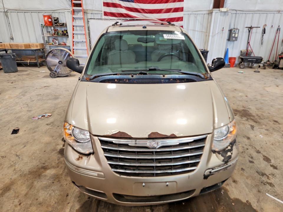 2005 Chrysler Town & Country Limited