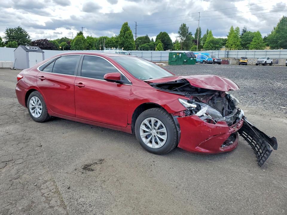2016 Toyota Camry le