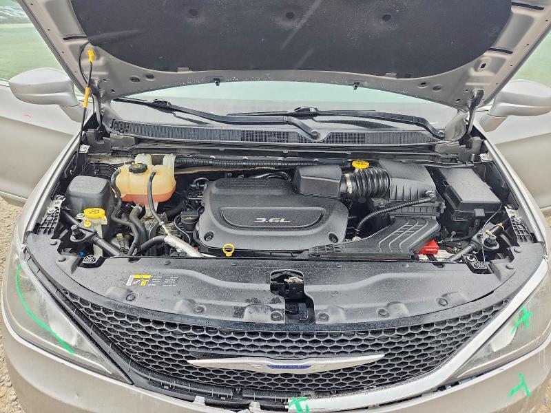 2017 Chrysler Pacifica Touring l
