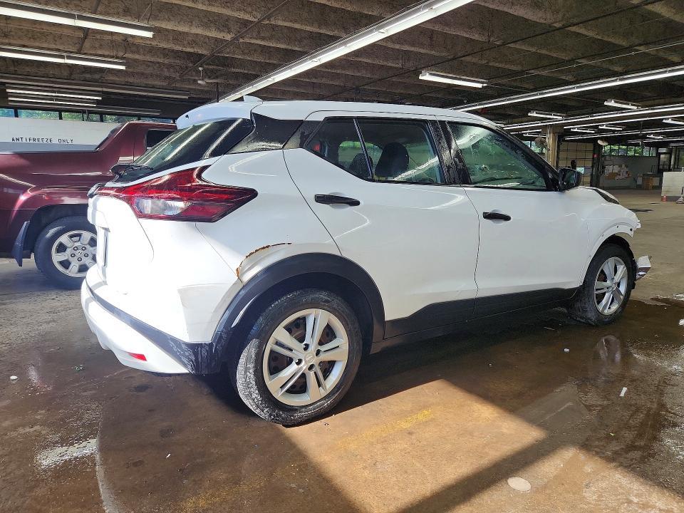 2021 Nissan Kicks s