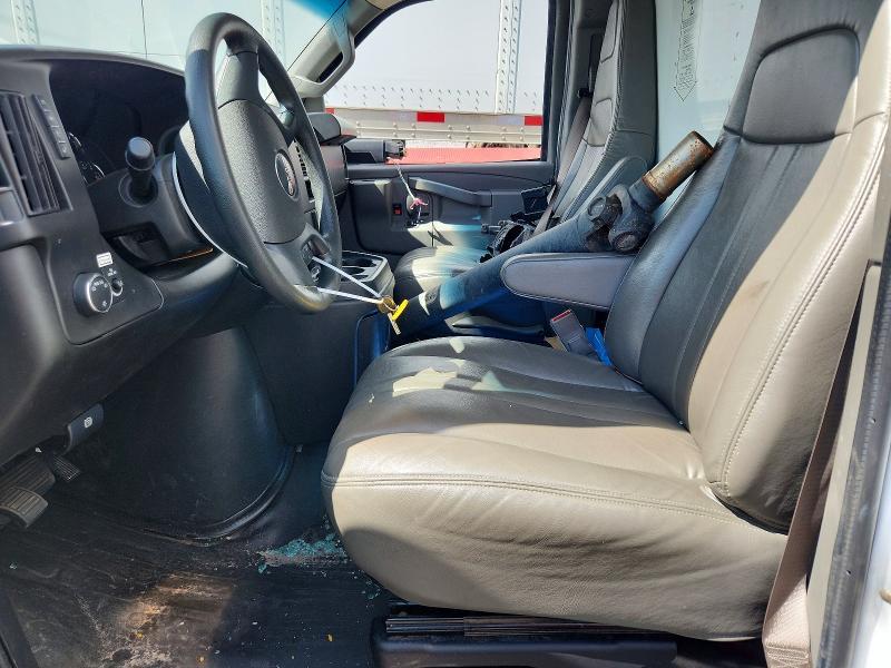 2022 GMC Savana BOX Truck