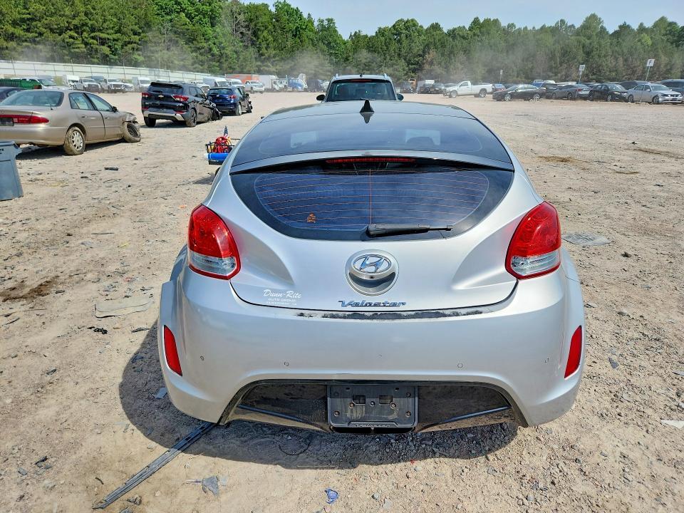 2016 Hyundai Veloster Base