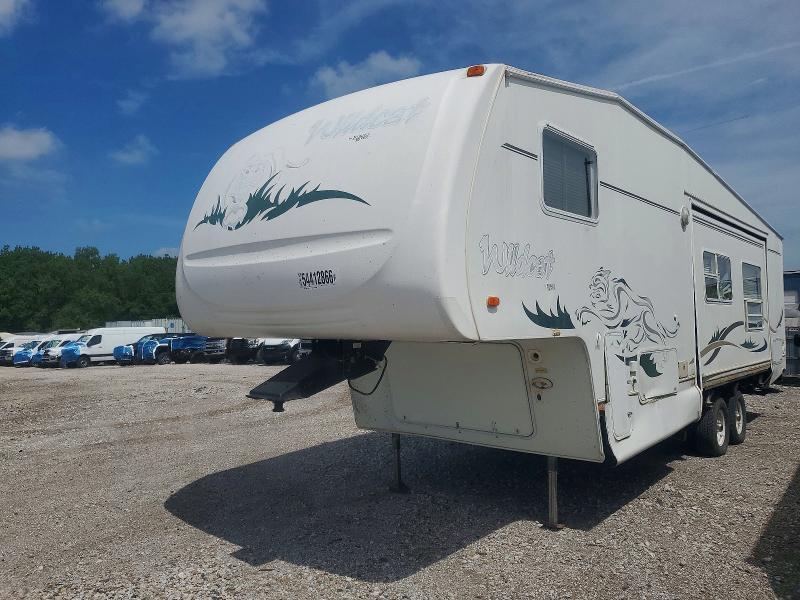 2003 Wildcat Recreational Vehicle (RV)