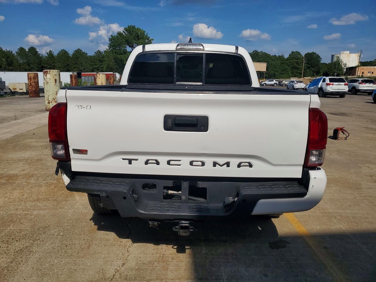2018 Toyota Tacoma SR