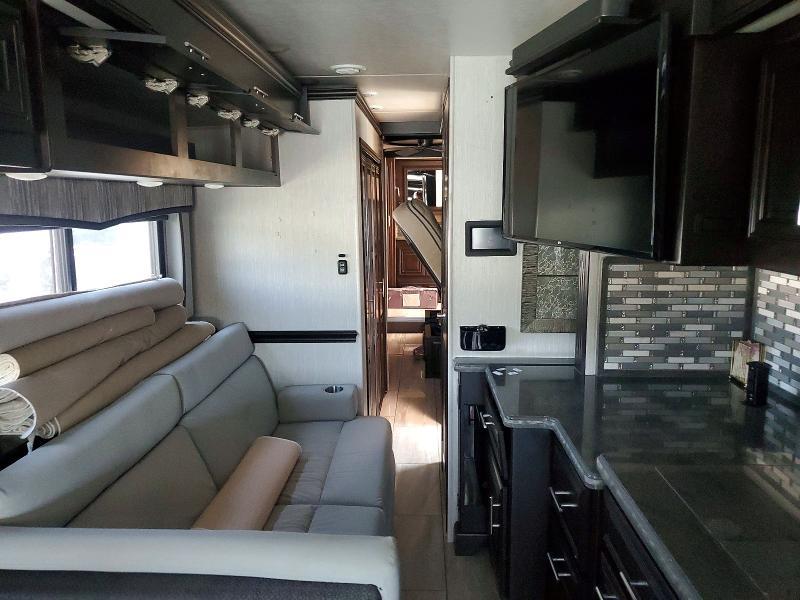 2021 Freightliner Berkshire RV