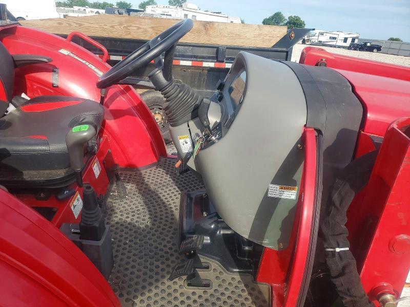 2021 Mahindra 2655L Tractor
